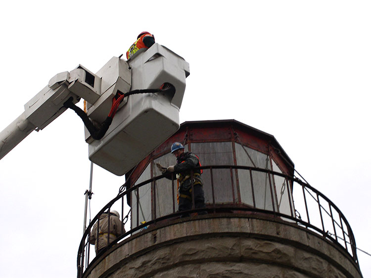 Inspection of the lighthouse in 2004
